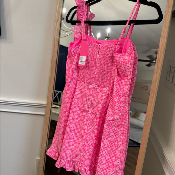 Adorable Lilly Pulitzer Romper - Picture 4 of 4